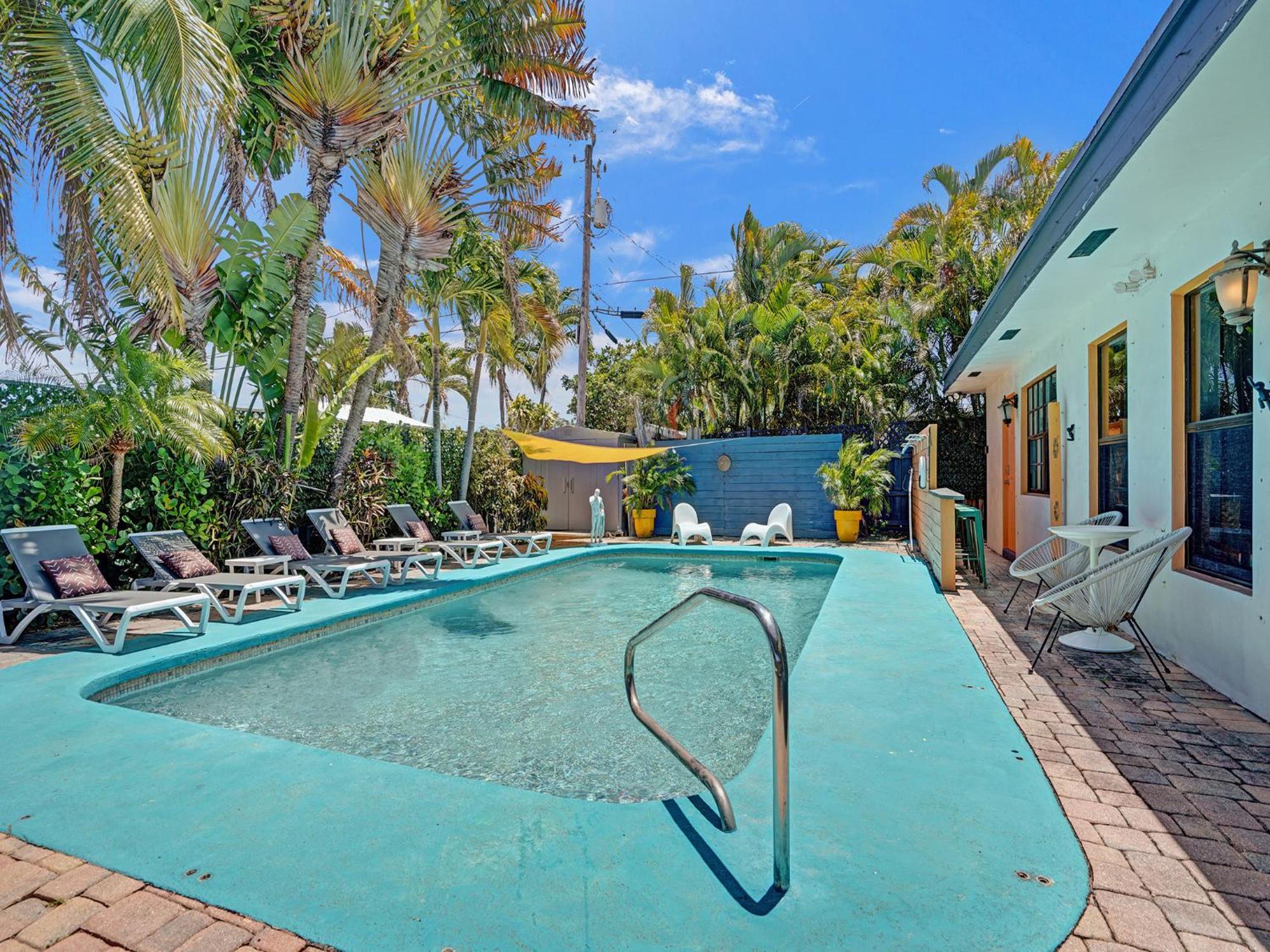 Large Gay Men's 1 Bedroom W Gameroom Heated Pool Clothing Optional Casa de hóspedes *