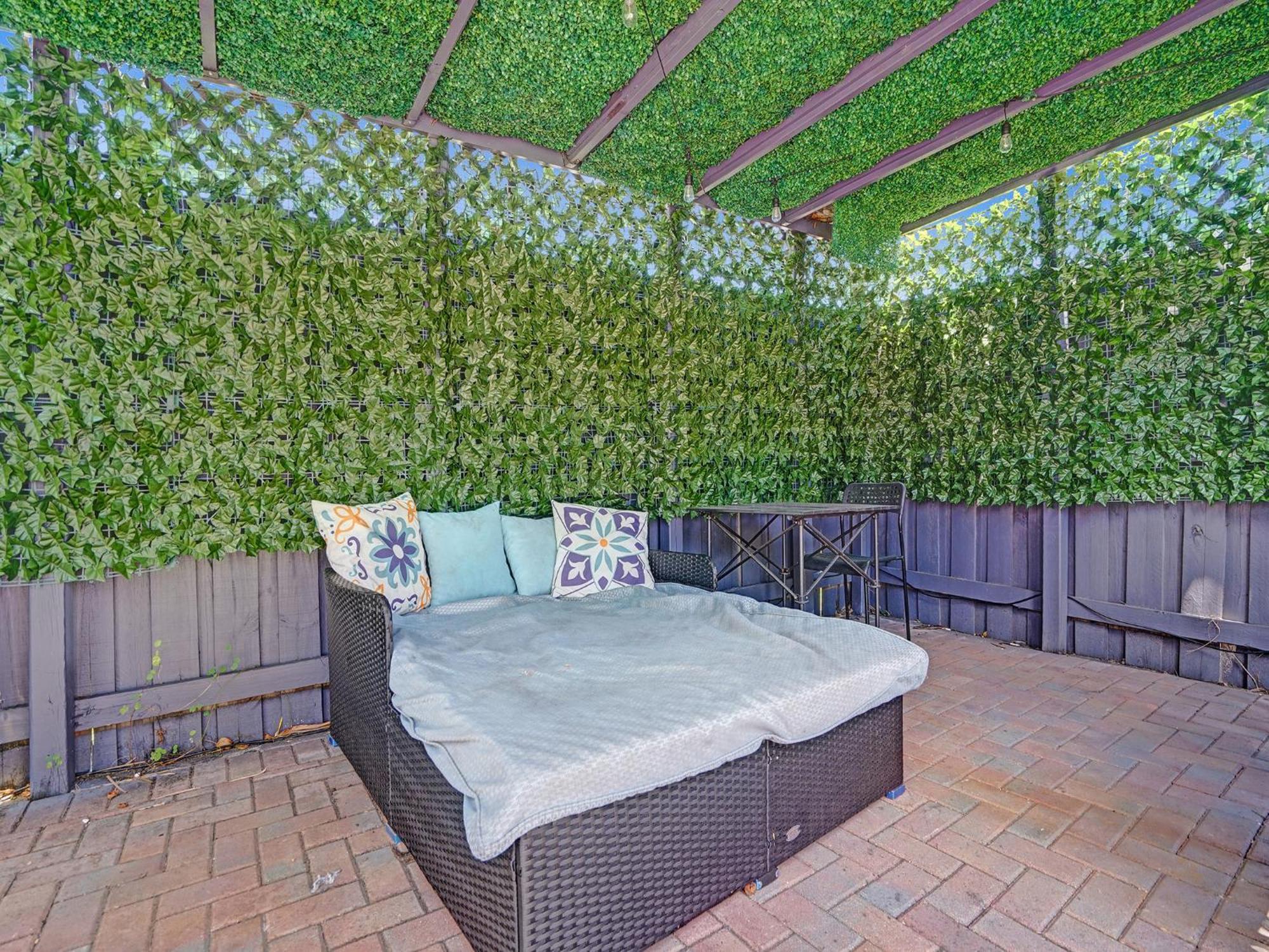 Large Gay Men's 1 Bedroom W Gameroom Heated Pool Clothing Optional Casa de hóspedes