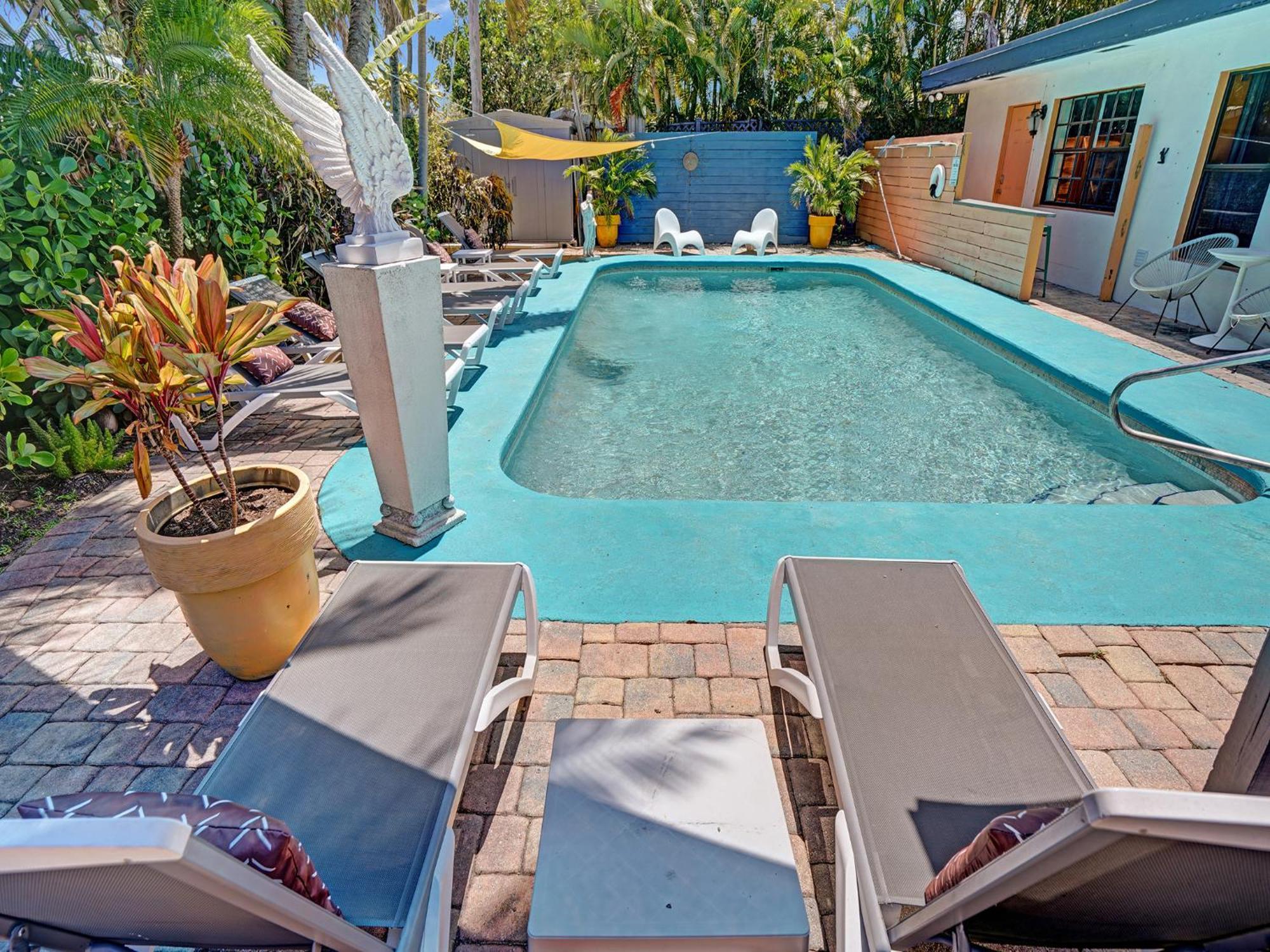 Large Gay Men's 1 Bedroom W Gameroom Heated Pool Clothing Optional Casa de hóspedes *