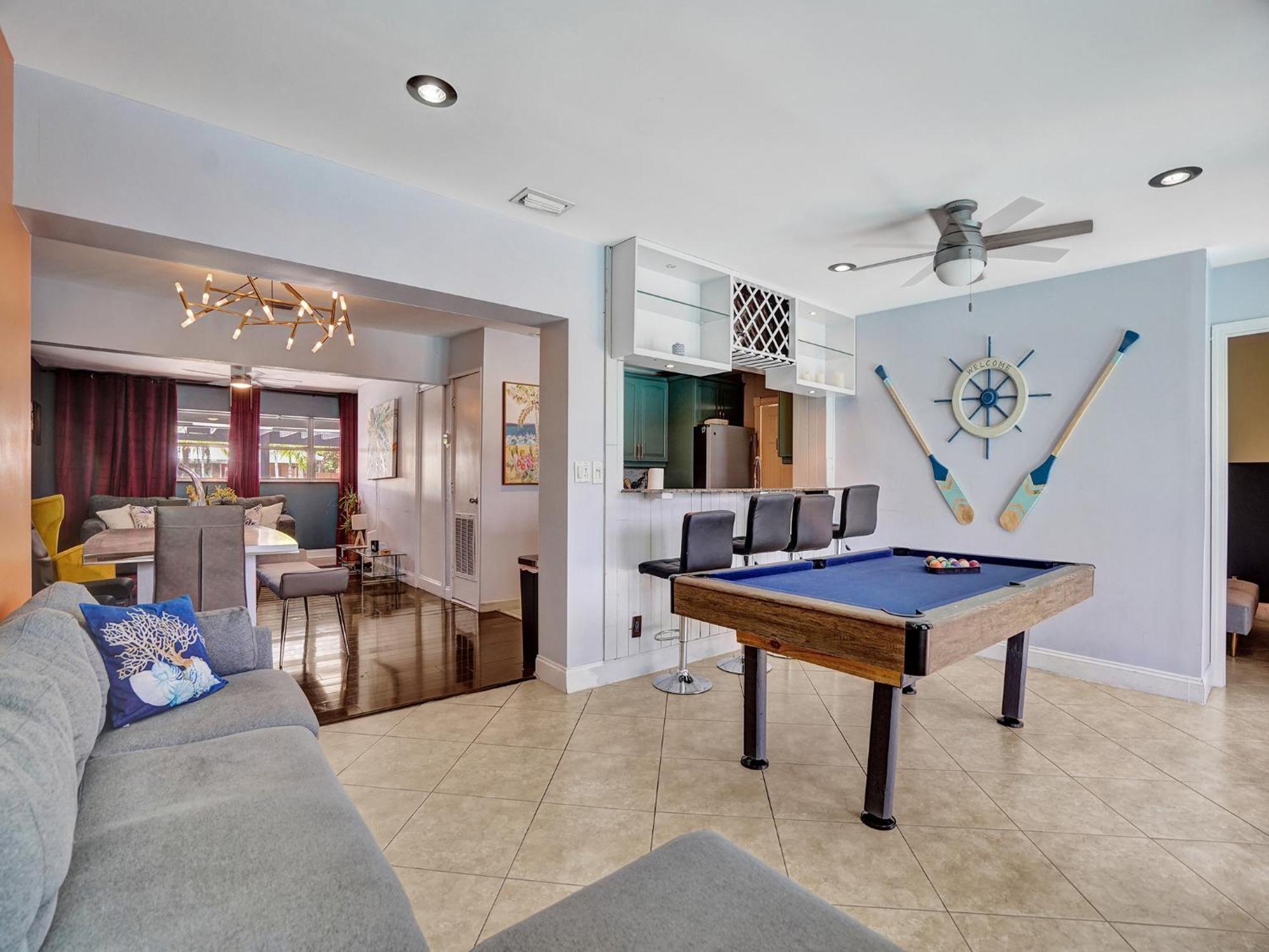 Casa de hóspedes Large Gay Men's 1 Bedroom W Gameroom Heated Pool Clothing Optional