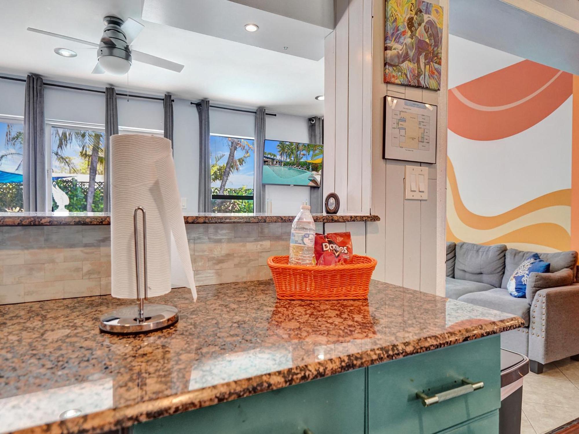 Large Gay Men's 1 Bedroom W Gameroom Heated Pool Clothing Optional Casa de hóspedes *