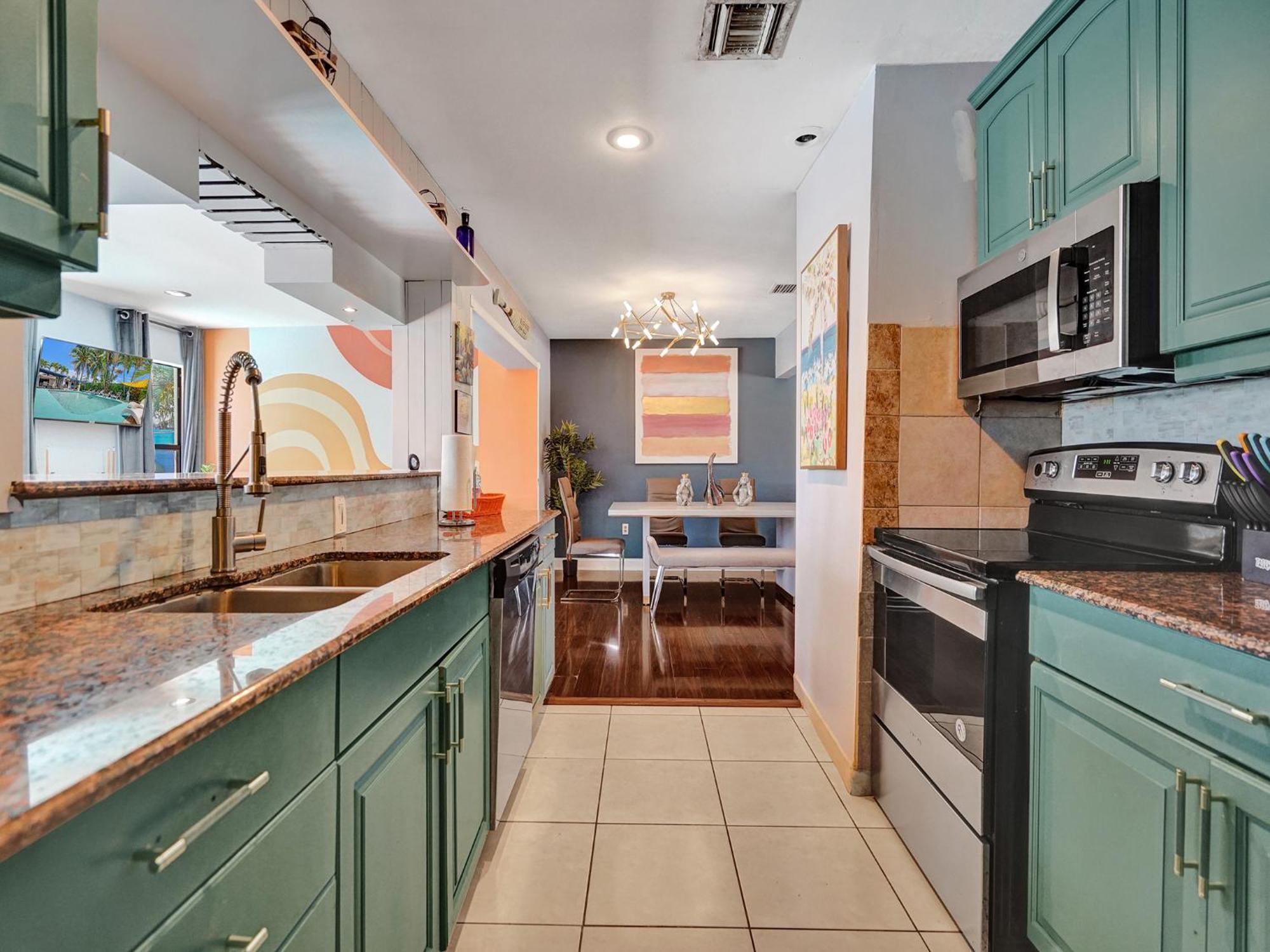 Casa de hóspedes Large Gay Men's 1 Bedroom W Gameroom Heated Pool Clothing Optional *